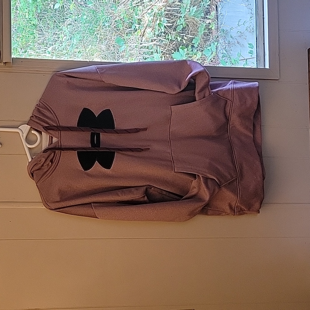 Excellent Used Condition Womens Under Armour Hoodie Size Medium.